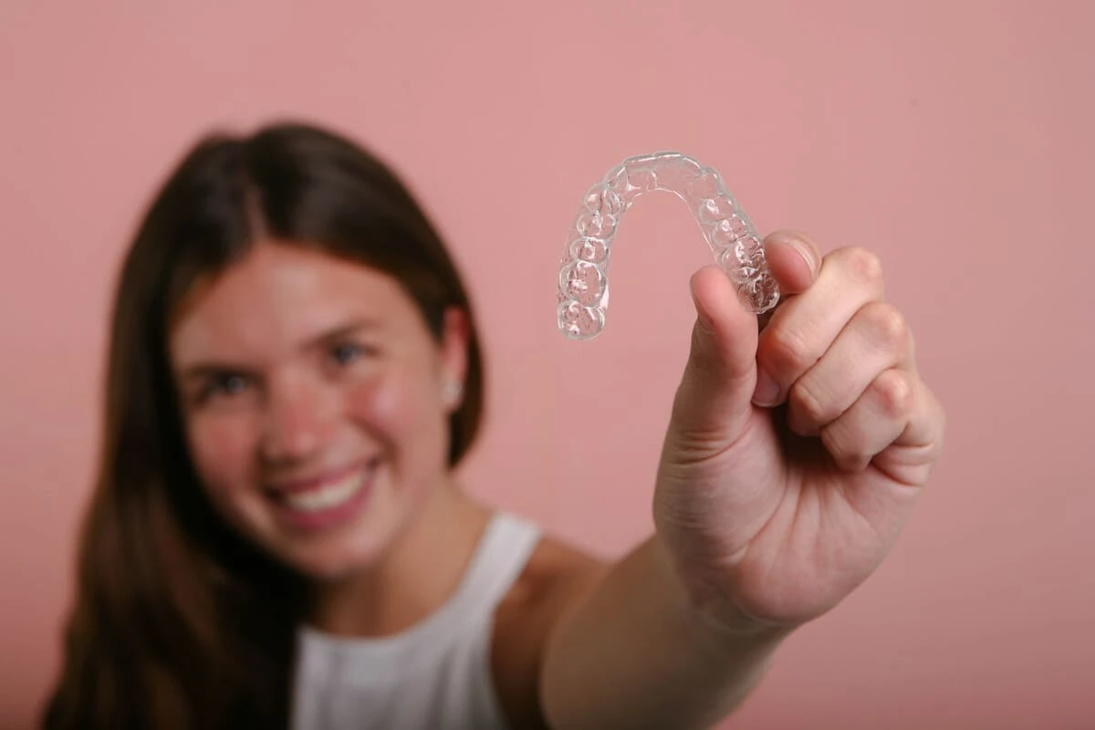 Guía definitiva sobre los retenedores: Por qué son imprescindibles para mantener una sonrisa bonita