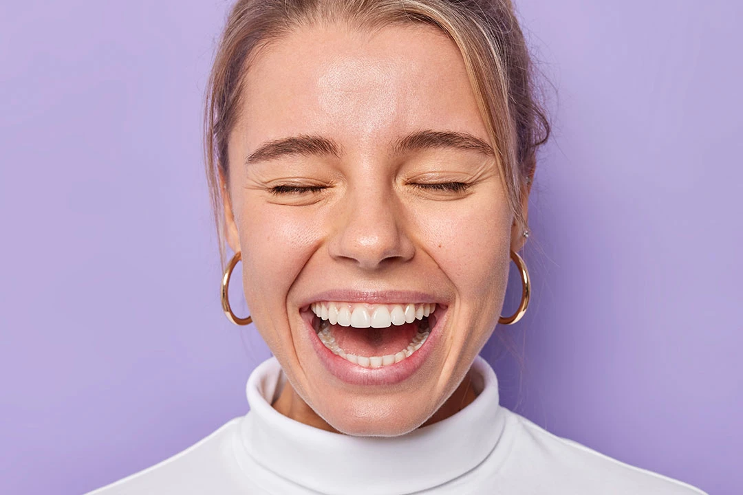 Corregir el apiñamiento ayuda a prevenir caries y sarro